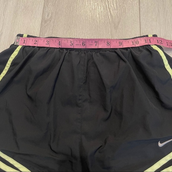 NIKE Dri-Fit Brief Lined Running Shorts Size S - Picture 2 of 7
